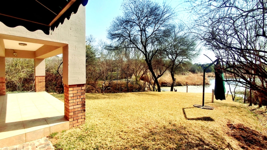 4 Bedroom Property for Sale in Boschenvaal River Front Lodges Free State
